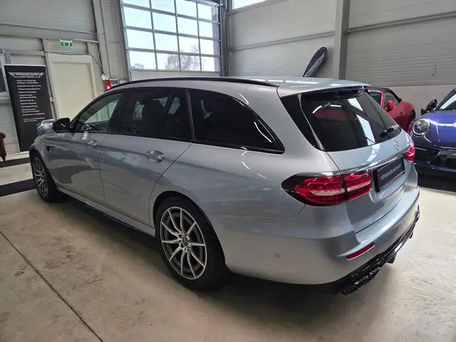 Mercedes-Benz E-Class view 14
