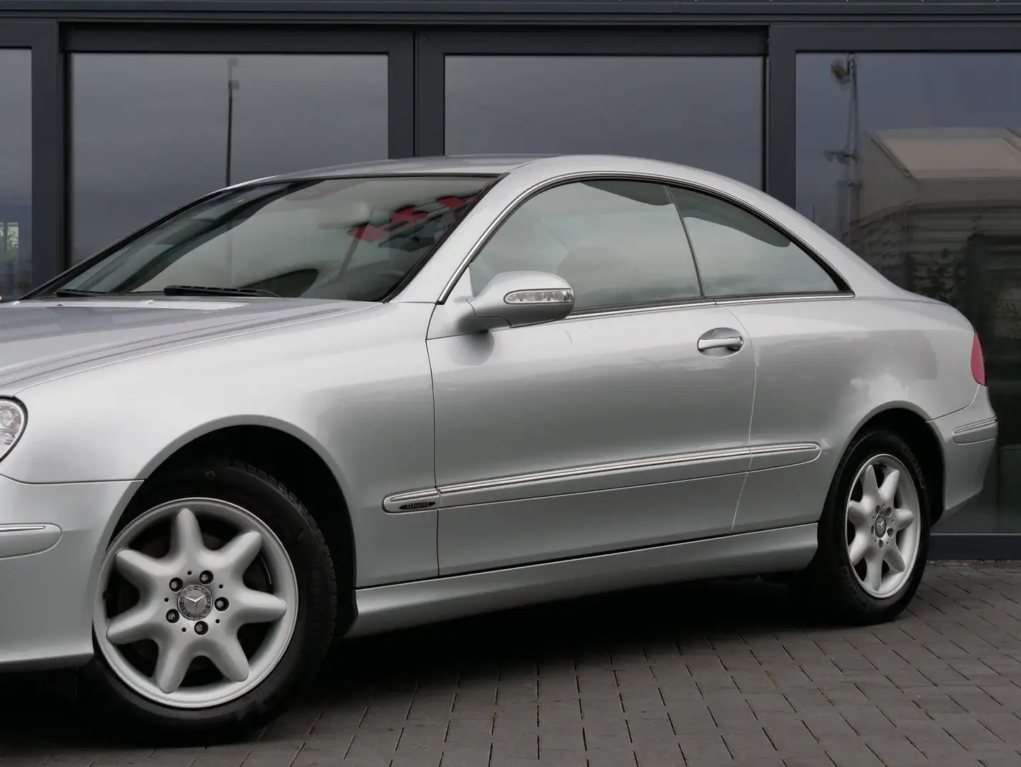 Mercedes-Benz CLK 200 K Elegance TEMP.! PDC! LEDER! Silber - 2
