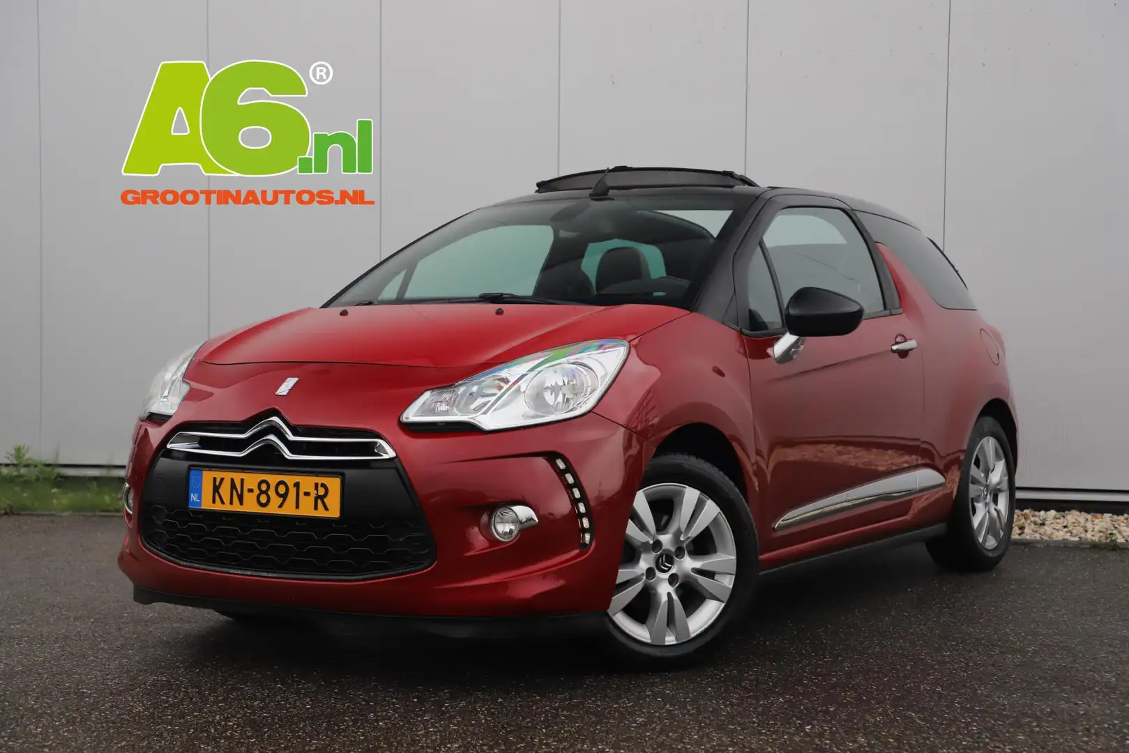 Citroen DS3 Cabrio 1.2 VTi So Chic Stoelverwarming Radio Clima Rood - 1