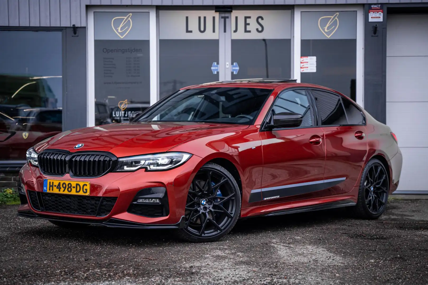 BMW 320 3-serie 320i M-Performance I Schuifdak I Leder I B Orange - 1