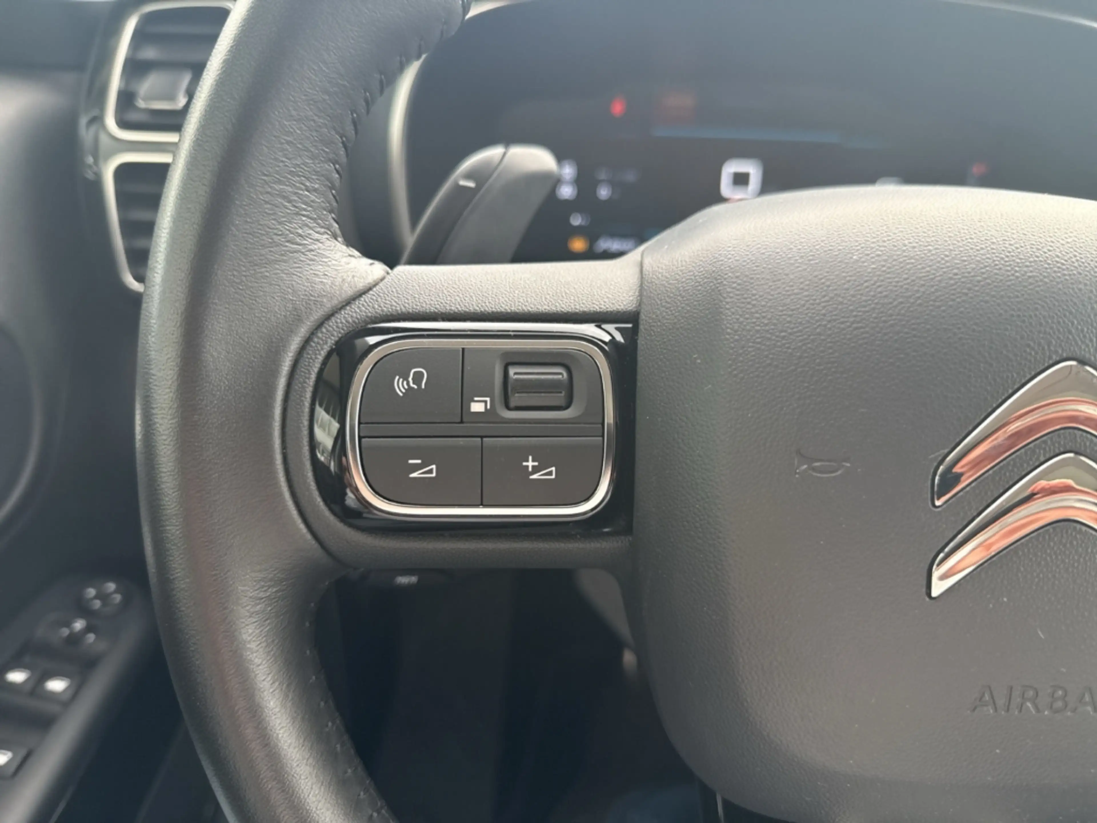 Citroen C5 Aircross C-Series El. Panodach Navi Digitales Cockpit 360 K — photo 15