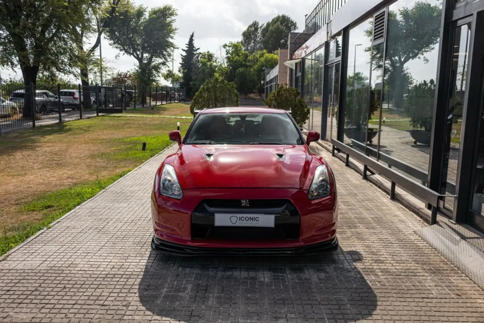 Nissan GT-R Aut. Красный - 2