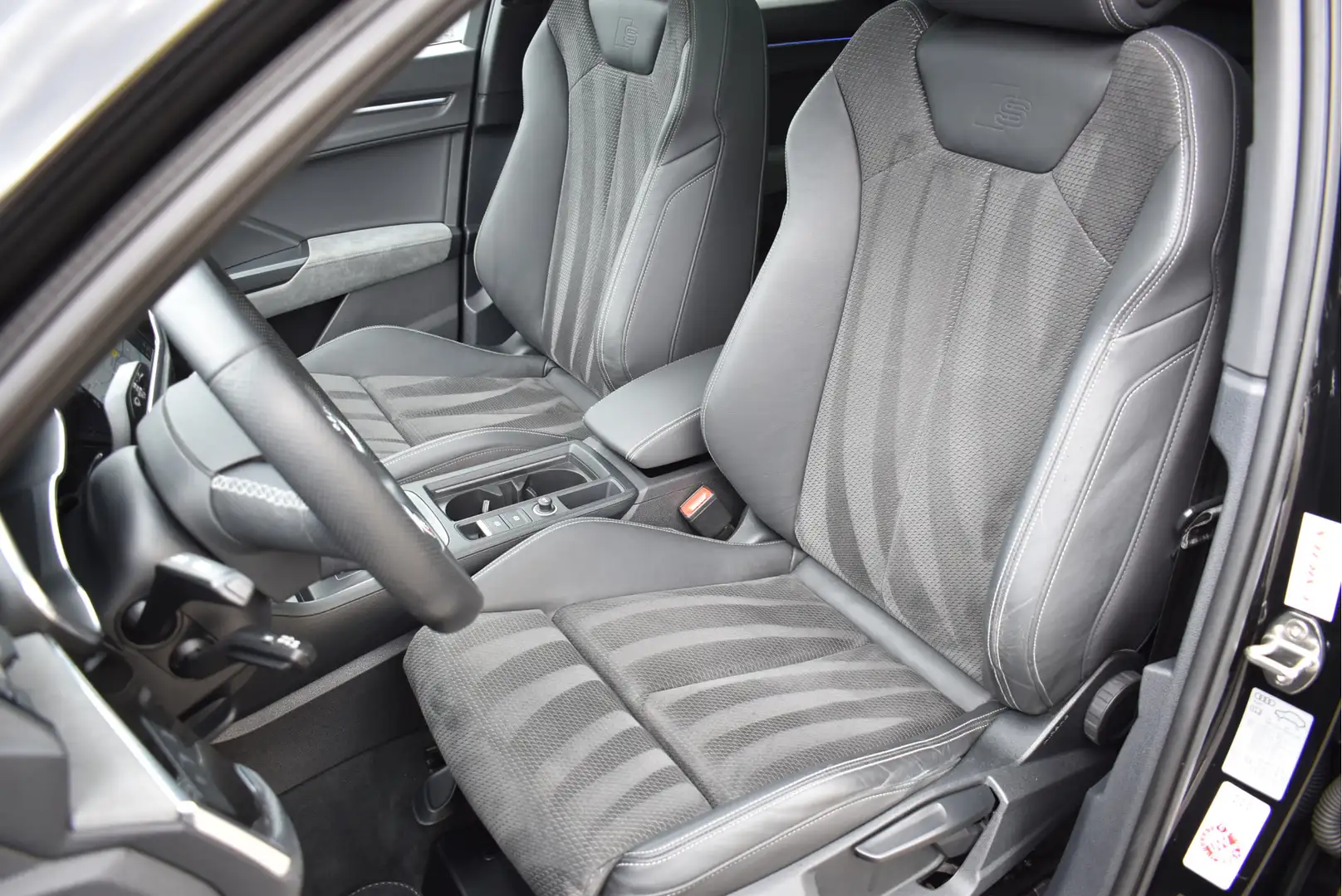 Audi Q3 45 TFSI e S-Line 245 Pk Black Ed Pano Navi Leder C Zwart - 2