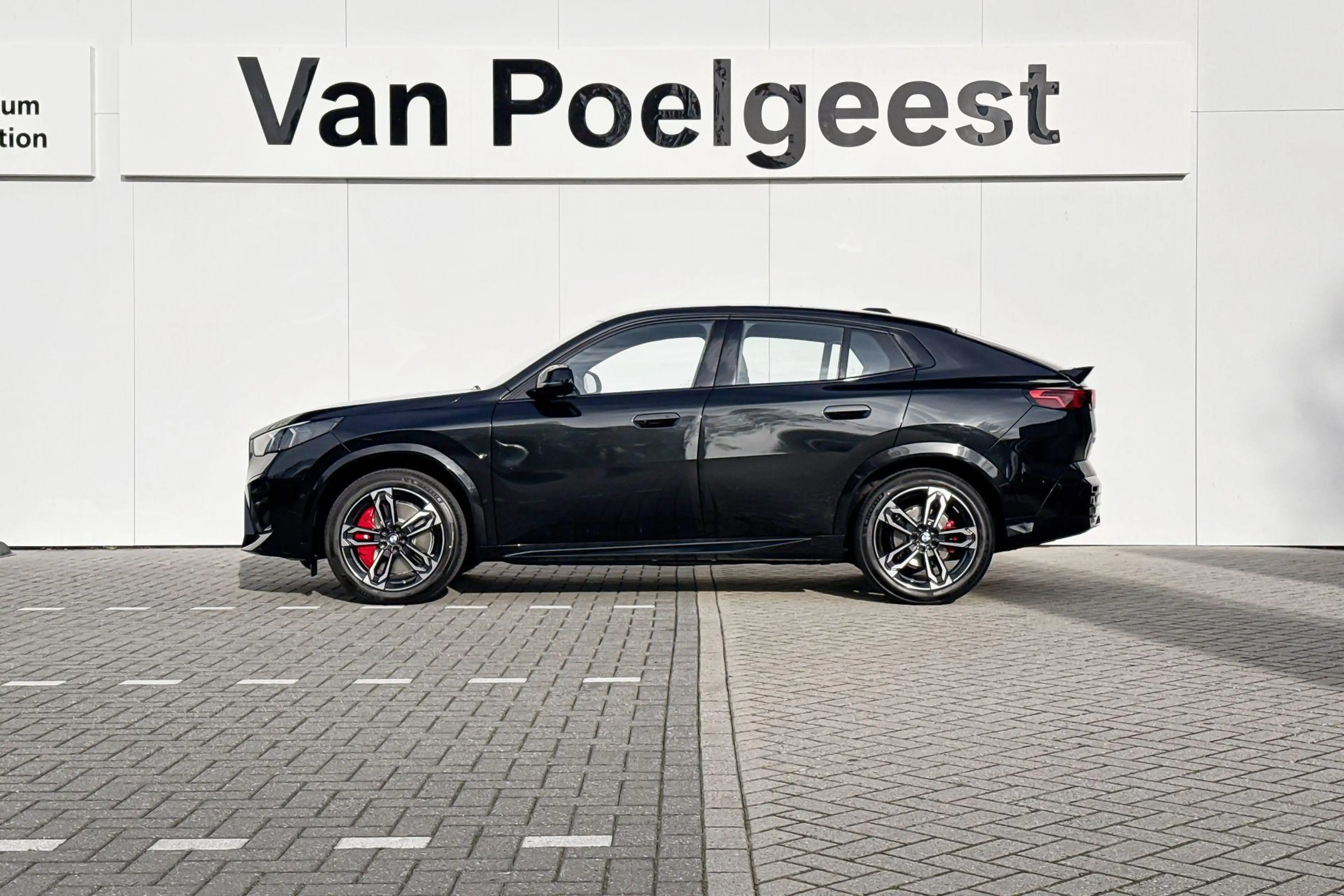 BMW iX2 xDrive30 M Sport Edition | M Sport Pro | Premium P — photo 2