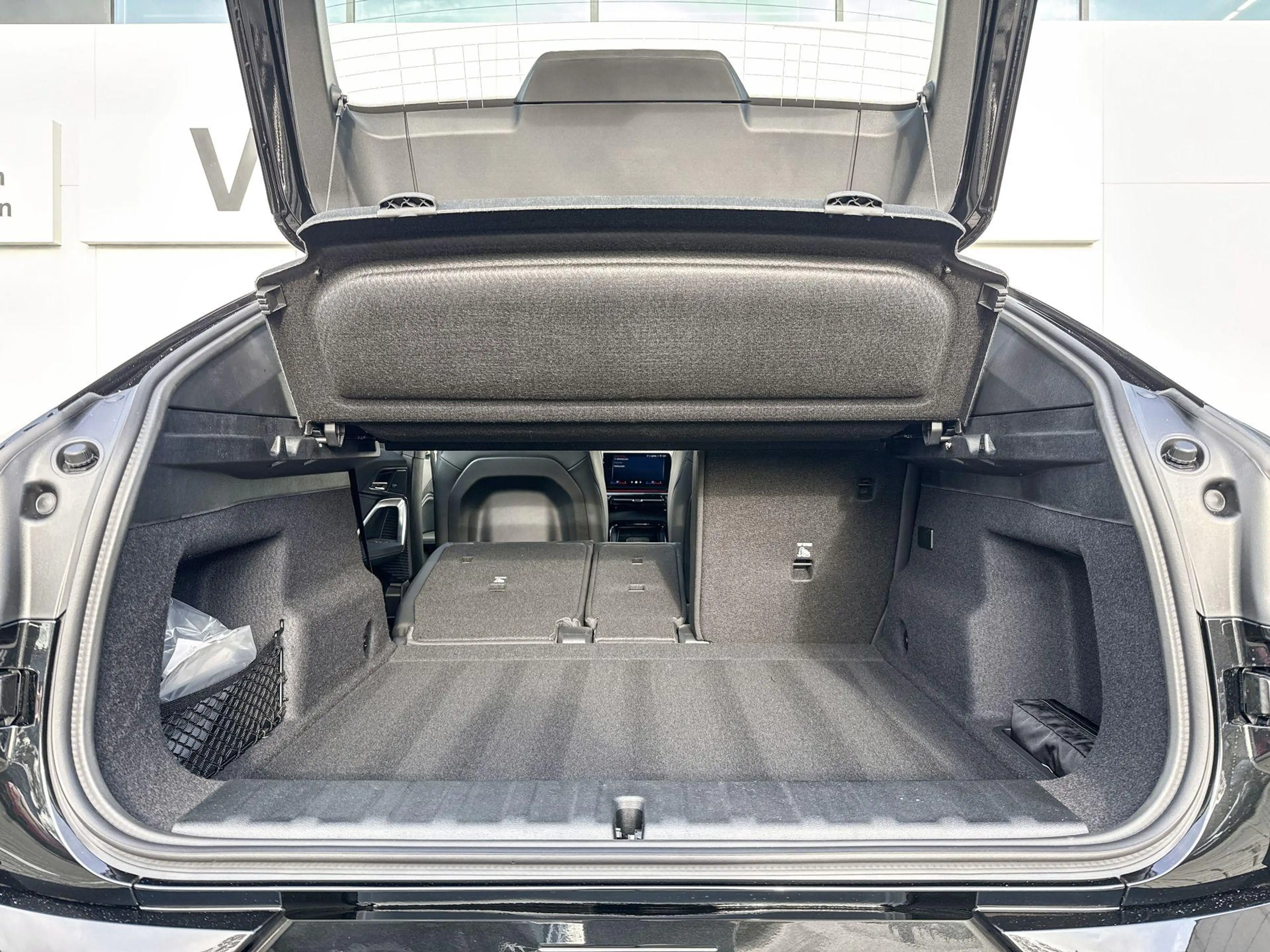 BMW iX2 xDrive30 M Sport Edition | M Sport Pro | Premium P — photo 11