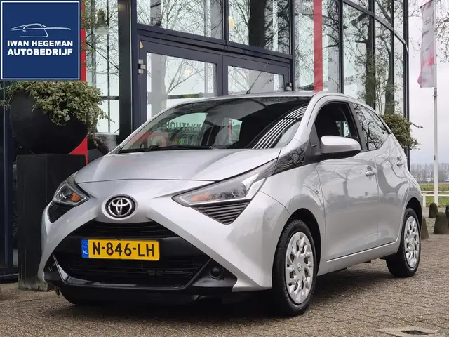 Toyota Aygo X 1.0 VVT-i x-play | Navigatie via Smartphone | Appl
