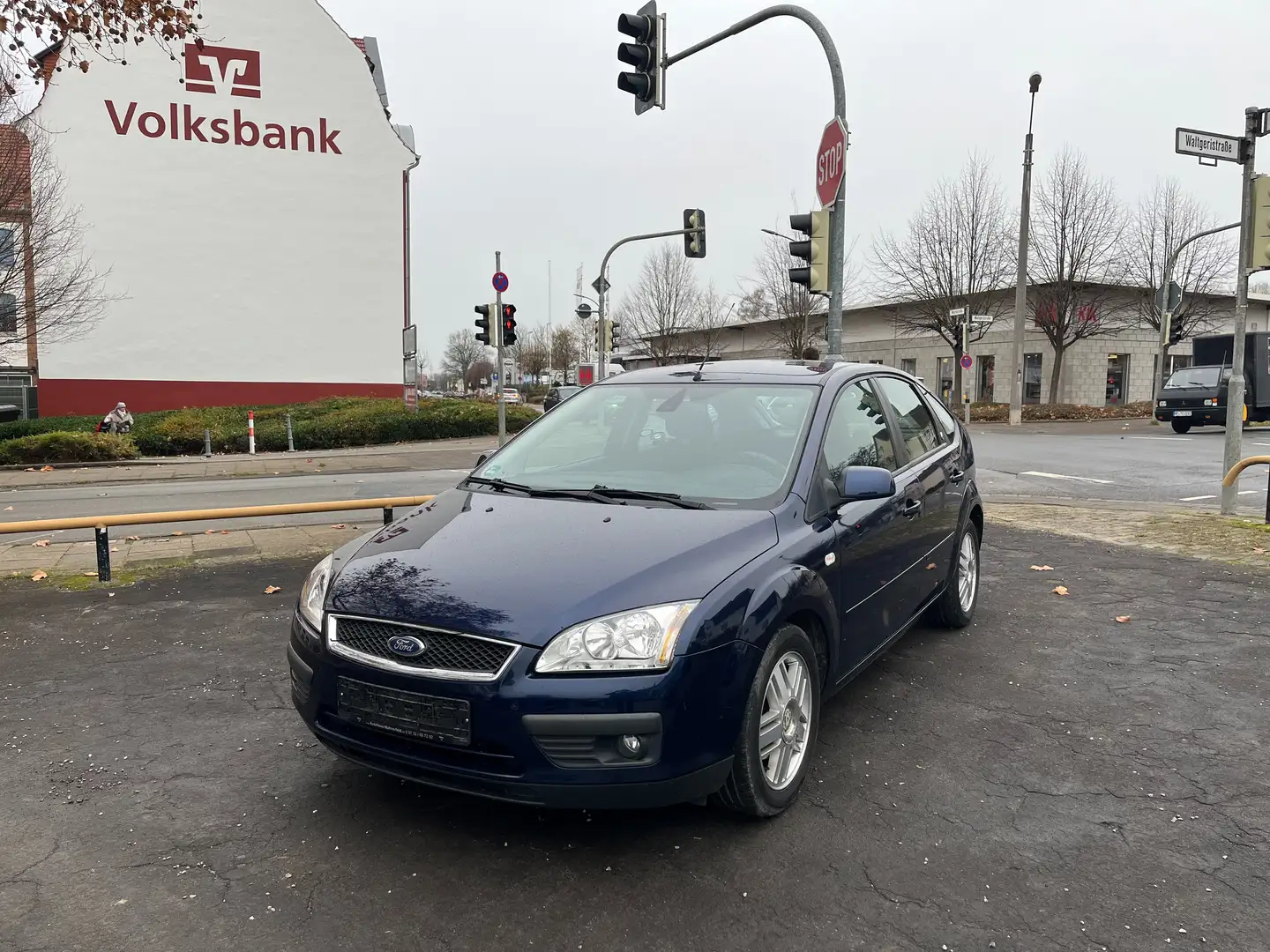 Ford Focus TEMPOMAT*KLIMAAUTOMATIK*AHK*SHZ*TÜV/AU*07/2026* Blau - 1