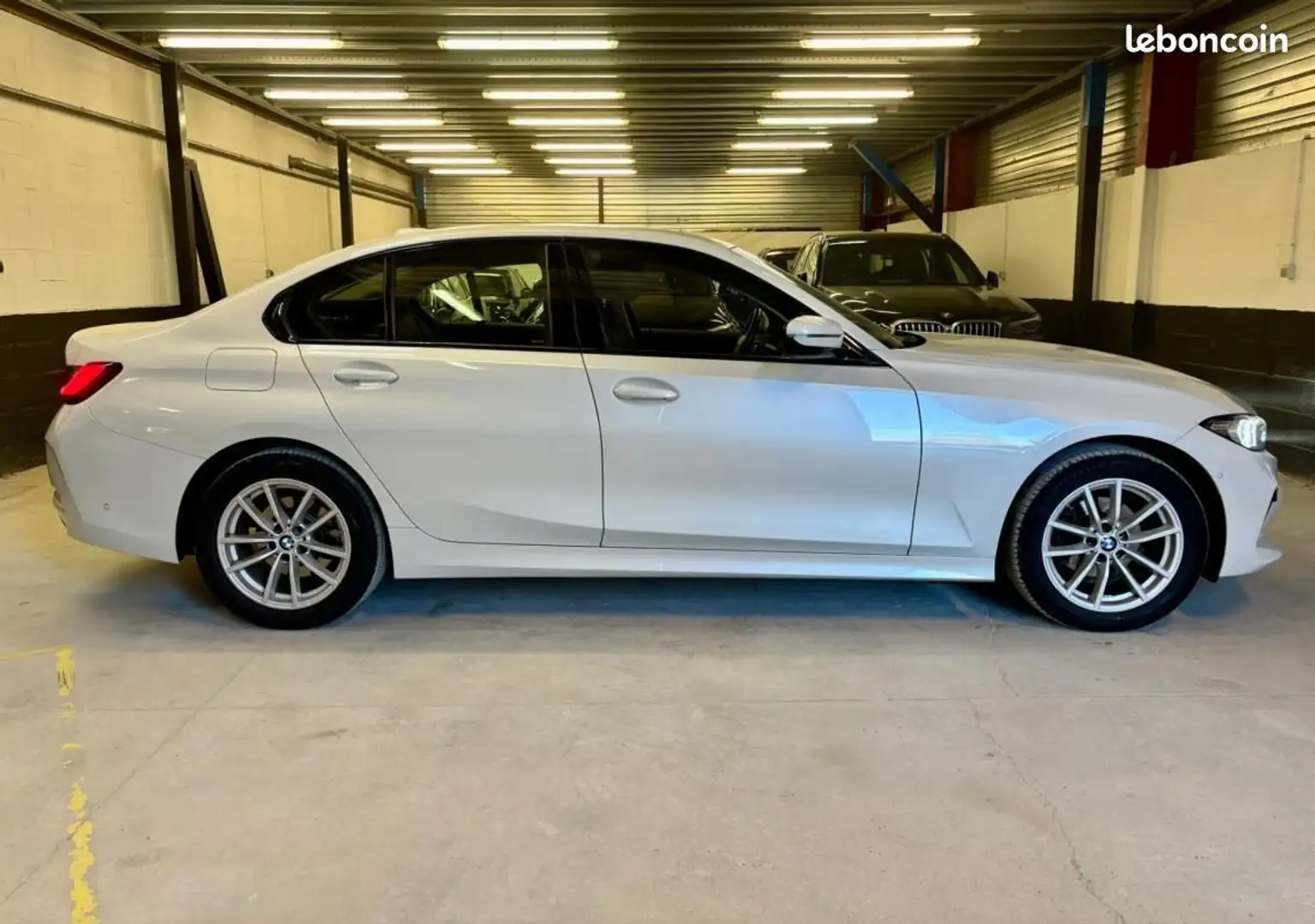 BMW 318 G20 LCI 318i 318ia Facelift (2) 156 ch Business Design BVA8 1e main Origine FR Weiß - 2