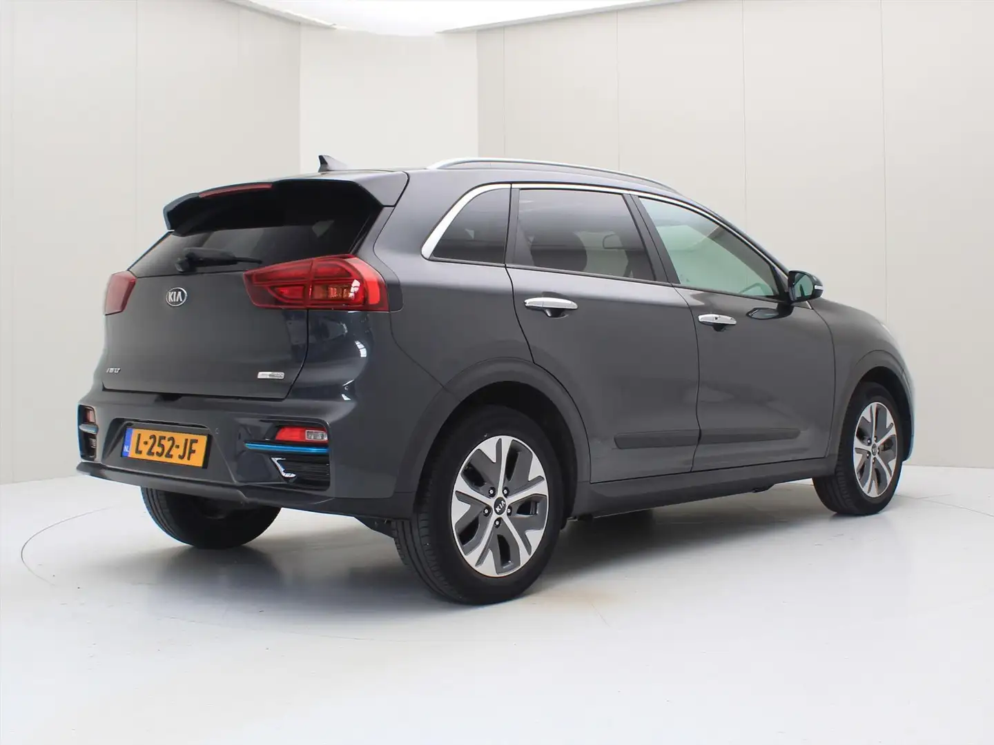 Kia e-Niro DynamicPlusLine 39kWh 136pk [ SCHUIFDAK+ACC+CARPLA Grijs - 2