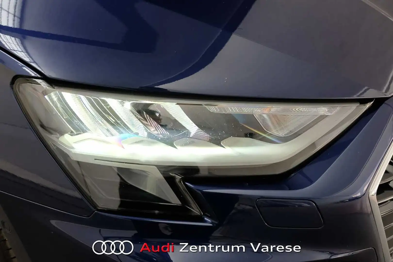 Audi A3 Sedan 35 TDI 150CV Stronic Sline Edition Modrá - 2