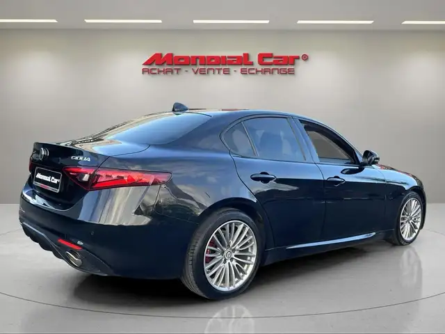 Alfa Romeo Giulia view 7