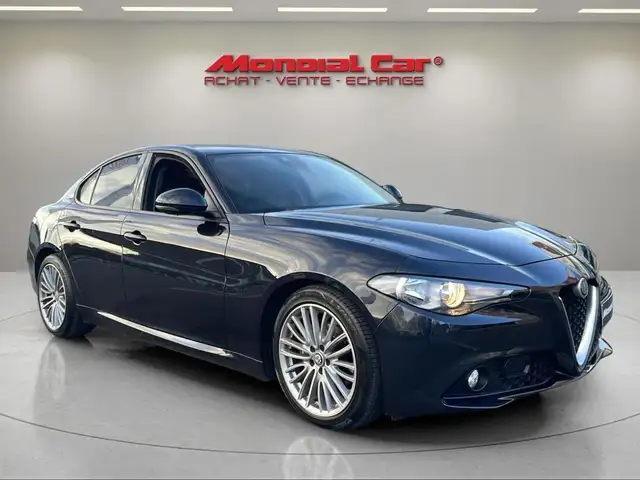 Alfa Romeo Giulia view 9