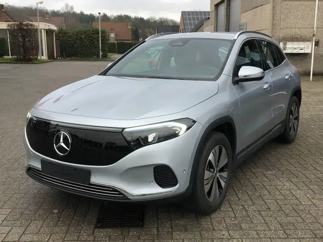 Mercedes-Benz EQA 350 4 Matic Sfeerverlichting Carplay Winter pack Keyless Entry Camera draadloos laden van Smartphone