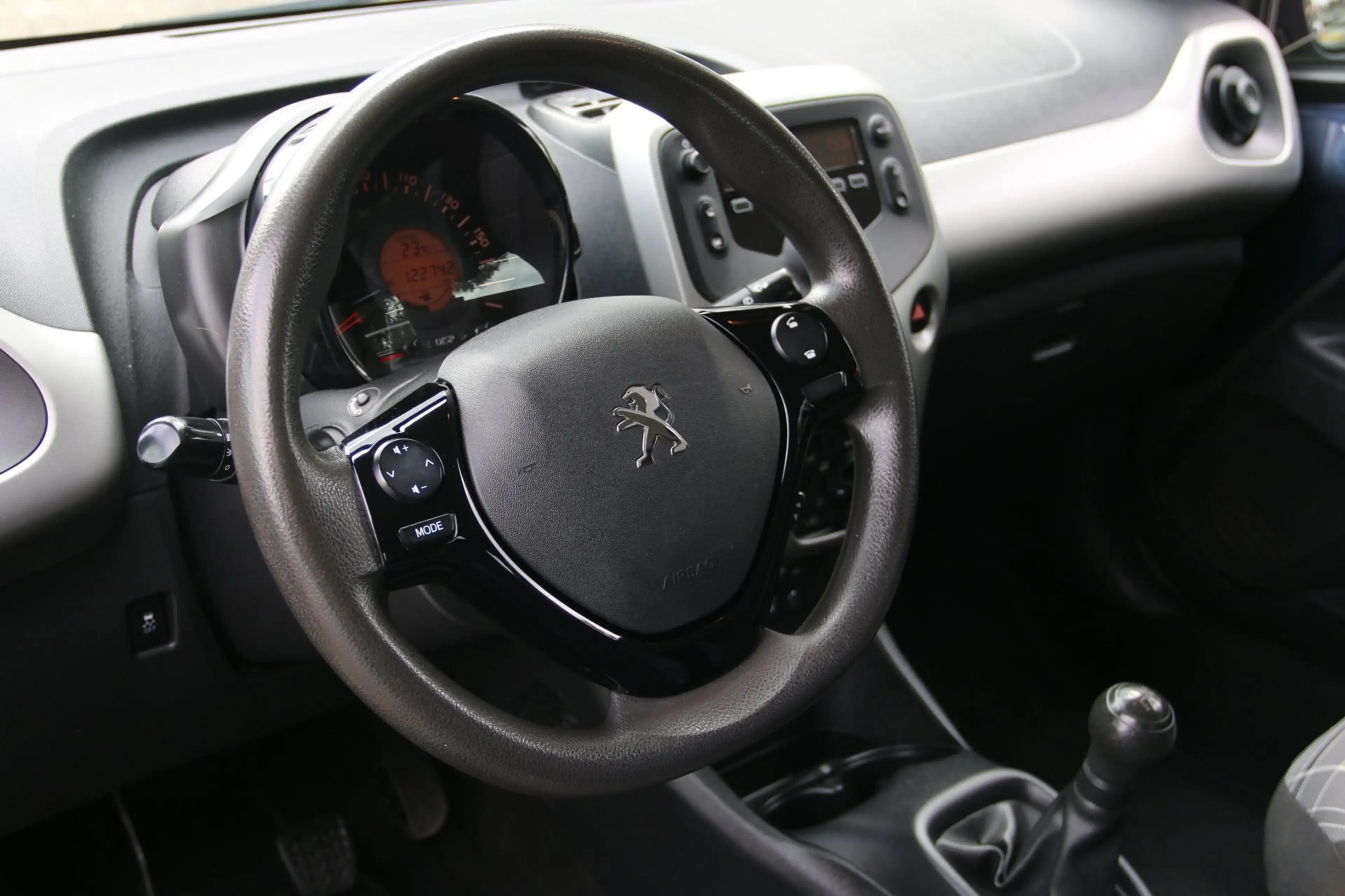 Peugeot 108 1.0 e-VTi Active NL-AUTO NAP AIRCO 5-DRS! — photo 8