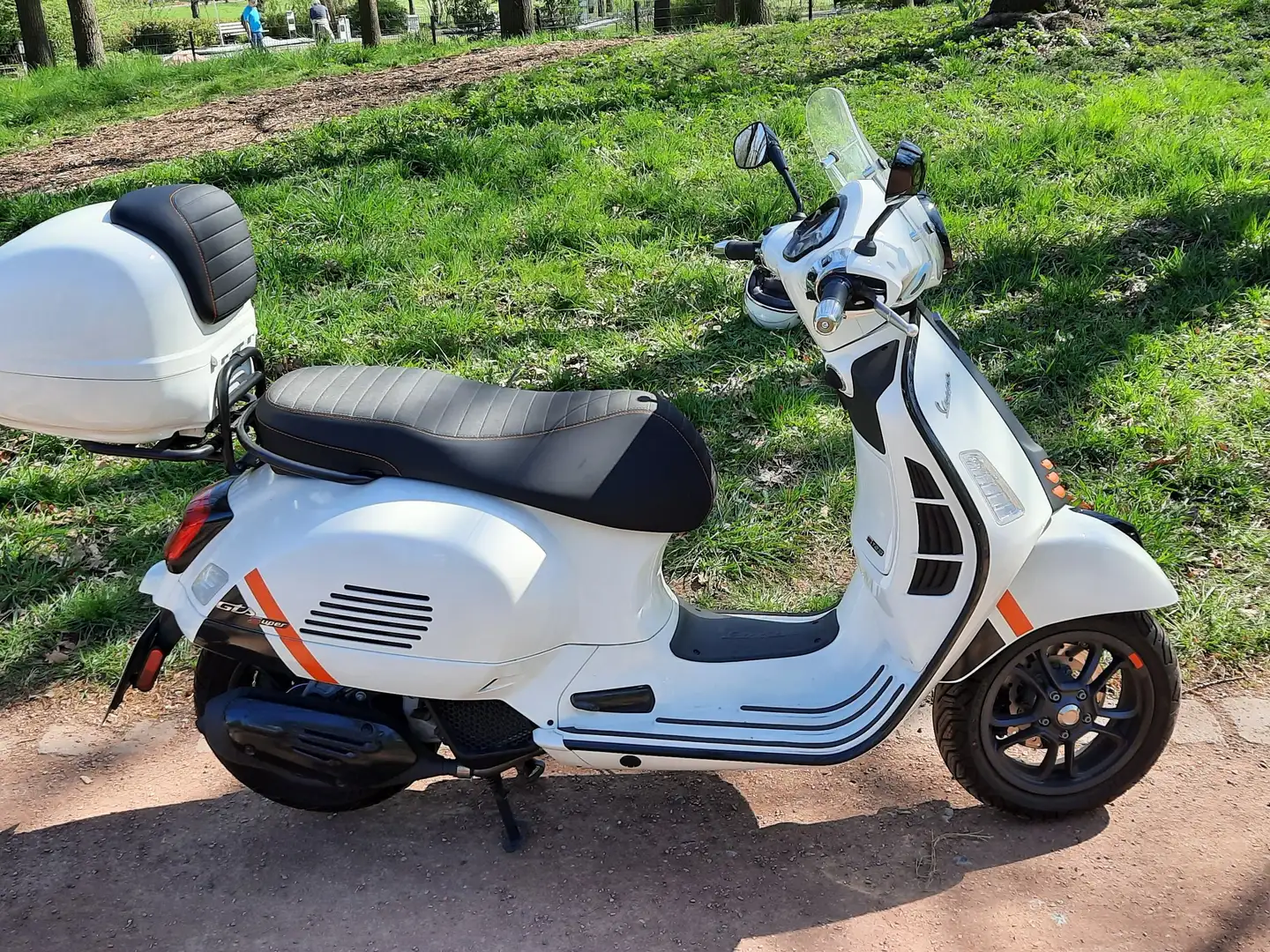 Vespa 125 Super Weiß - 2