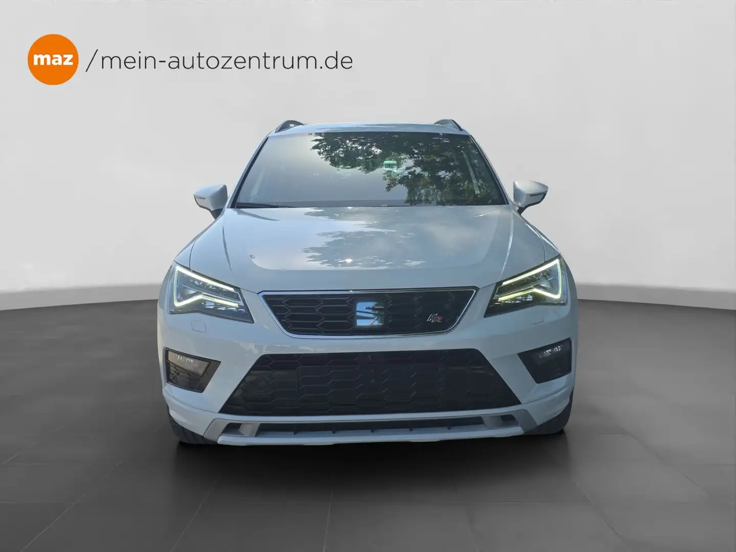 SEAT Ateca 2.0 TSI FR 4Drive Alu LED AHK Pano Navi ACC Weiß - 2