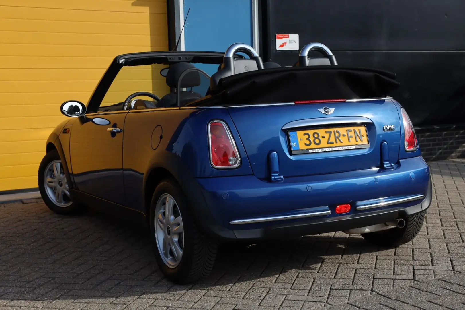 MINI Mini Cabrio 1.6 Sport / NAP / Airco / Elek Pakket Bleu - 2