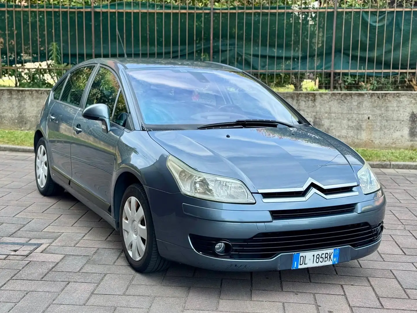 Citroen C4 1.6 16v Elegance neopatentato benzina - 1