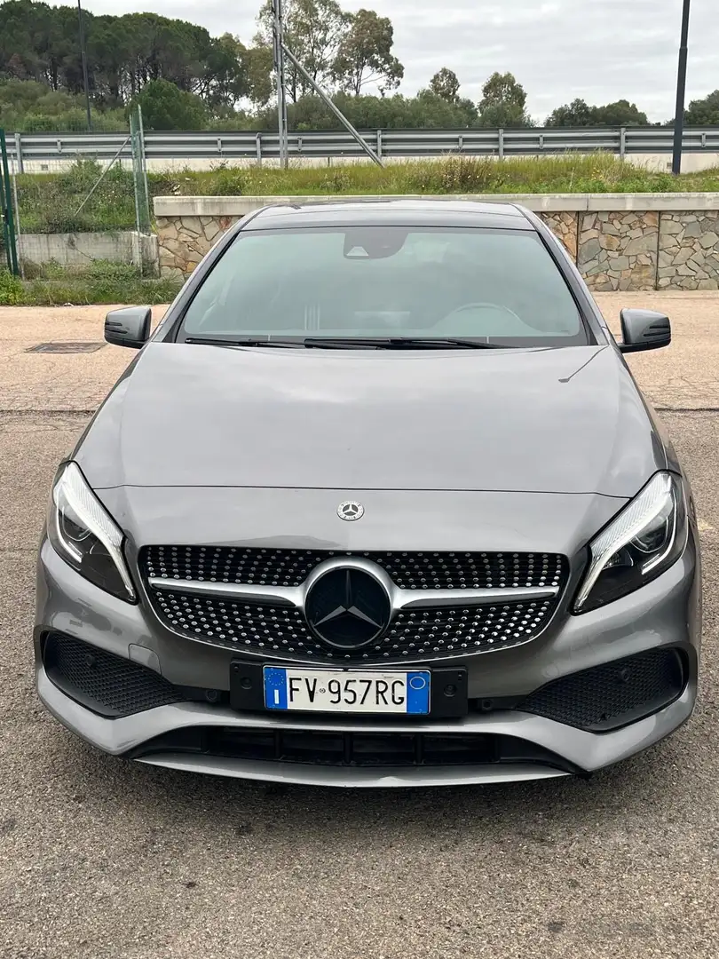 Mercedes-Benz A 220 A 220 d Premium Next auto Grigio - 1