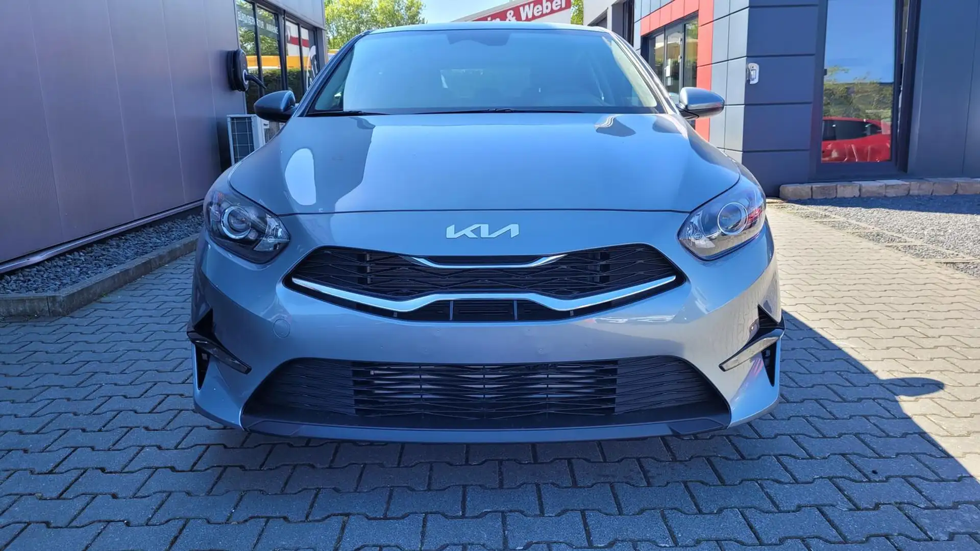Kia Ceed / cee'd SPIN 1.5 Spin*Navi*Shzg*Lhzg*PDC*Cam*16Zoll* 10... Silber - 2