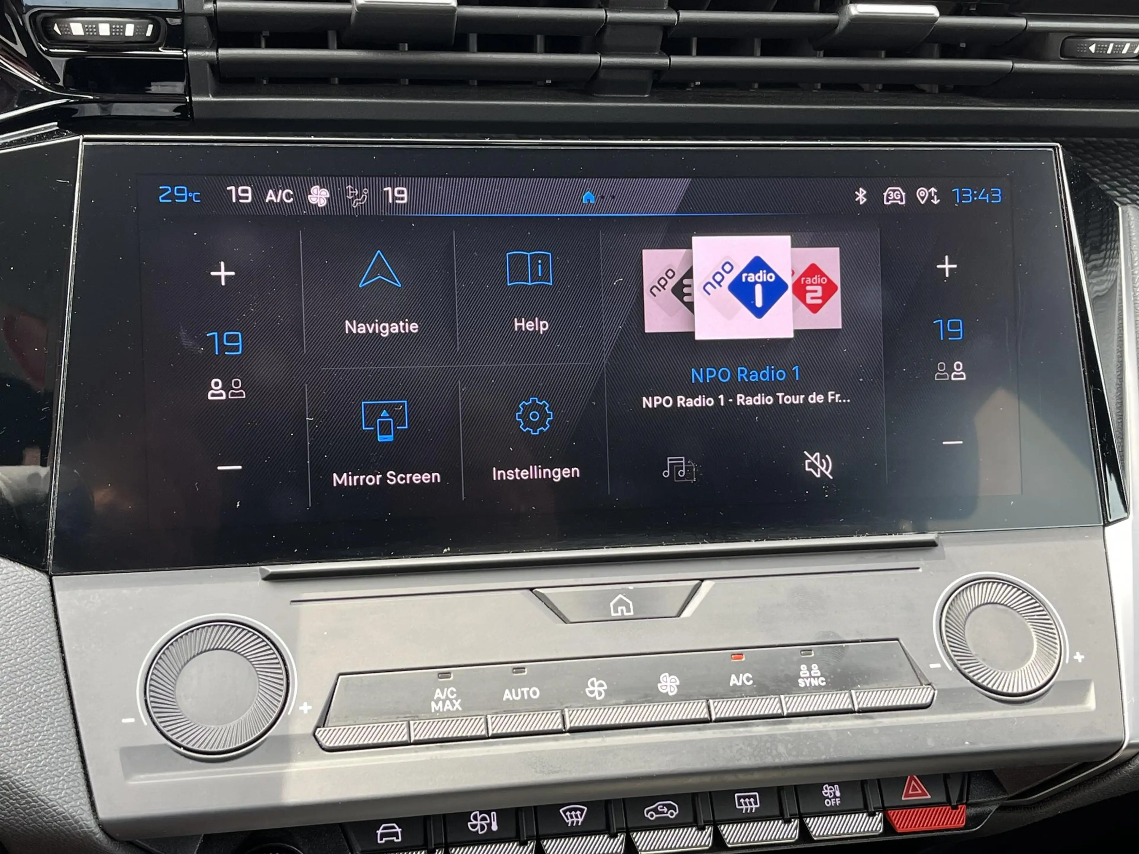 Peugeot 308 SW 1.6 Plug-in Hybrid 180 Active Pack Business PHE — photo 9