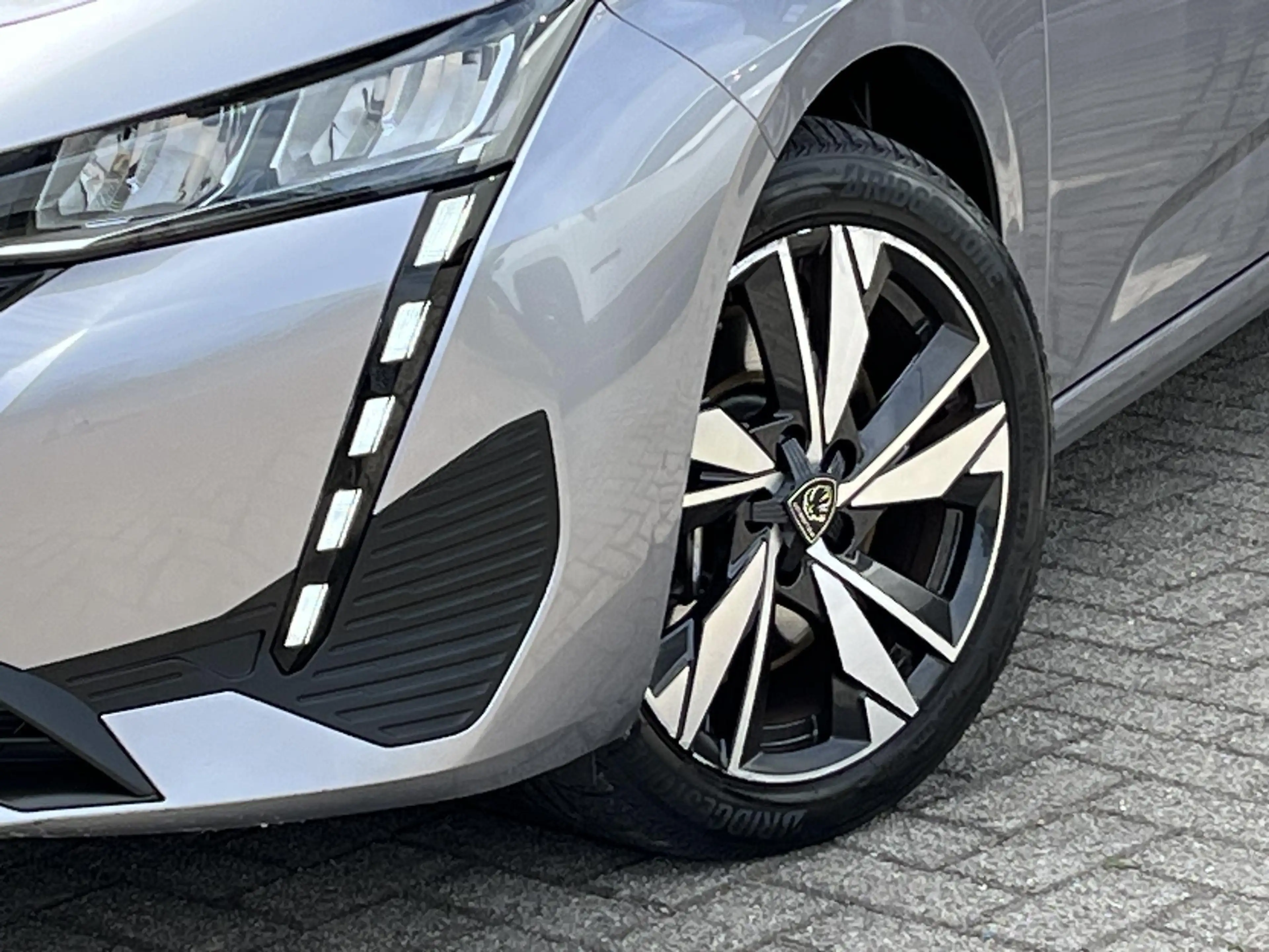 Peugeot 308 SW 1.6 Plug-in Hybrid 180 Active Pack Business PHE — photo 15