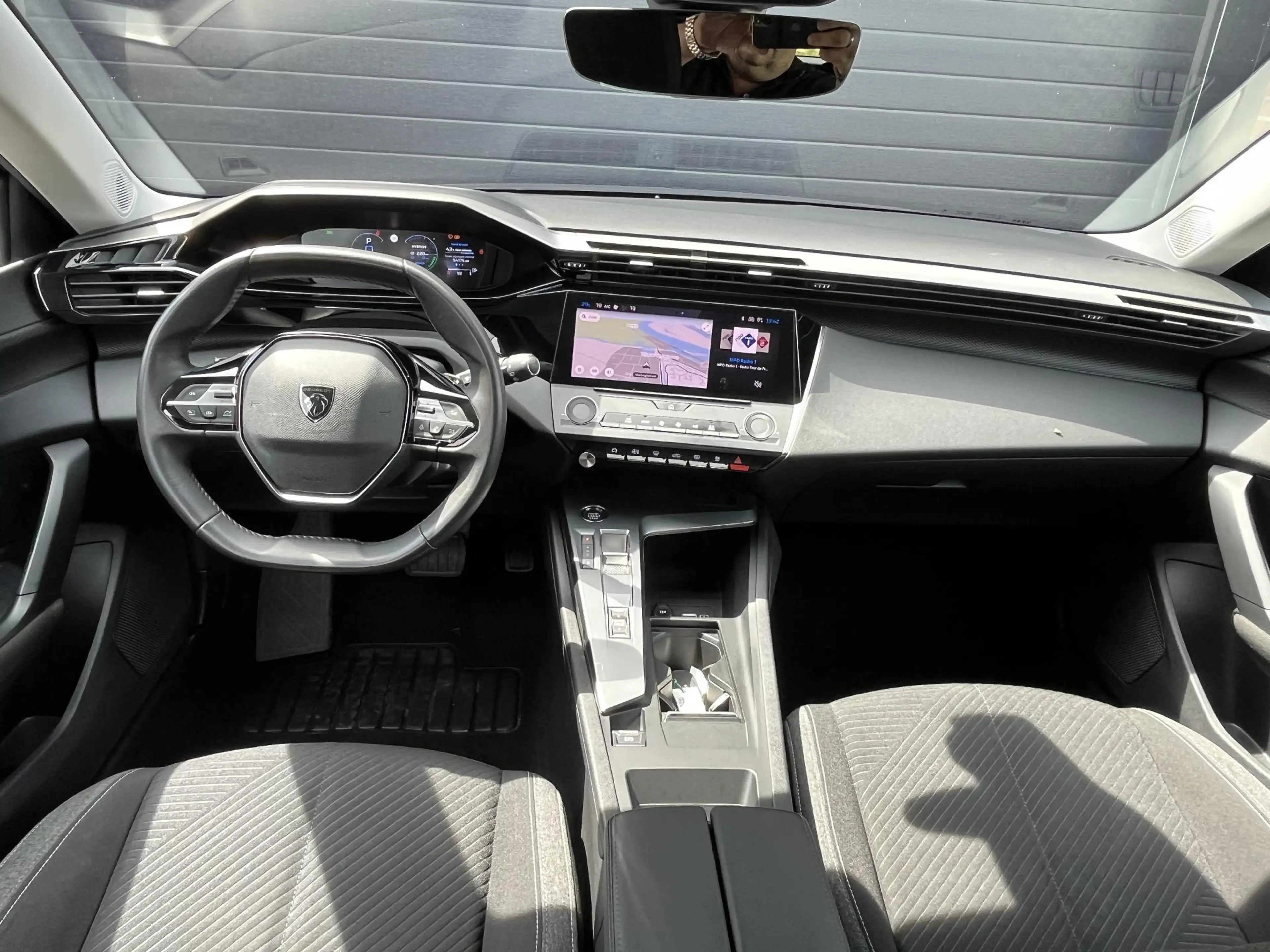 Peugeot 308 SW 1.6 Plug-in Hybrid 180 Active Pack Business PHE — photo 2