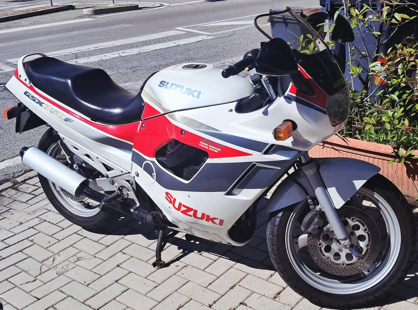 Suzuki GSX 750 GSX 750 F - 2