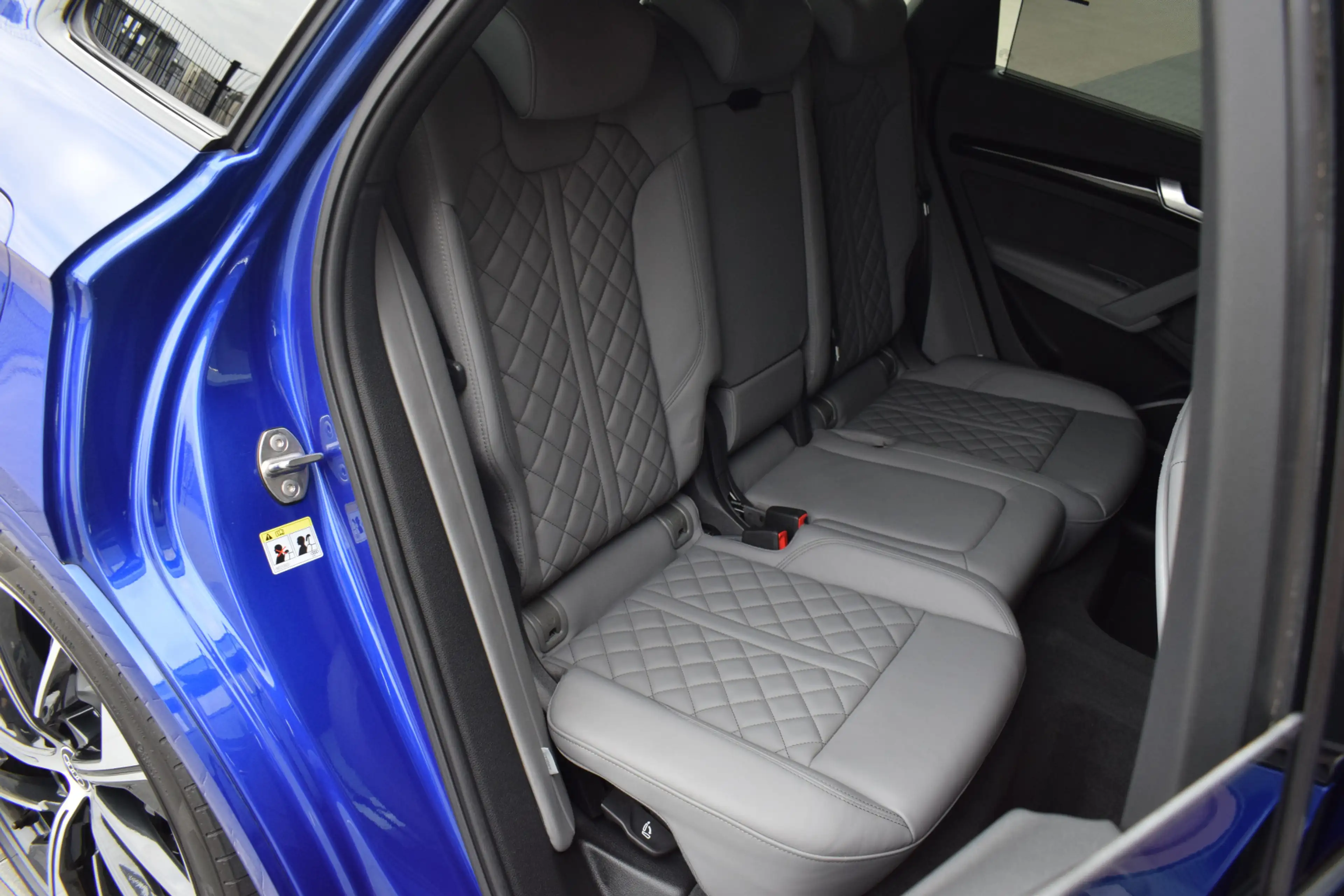 Audi Q5 55 TFSI e S-line | Luchtvering | Pano | RS stoelen — photo 7