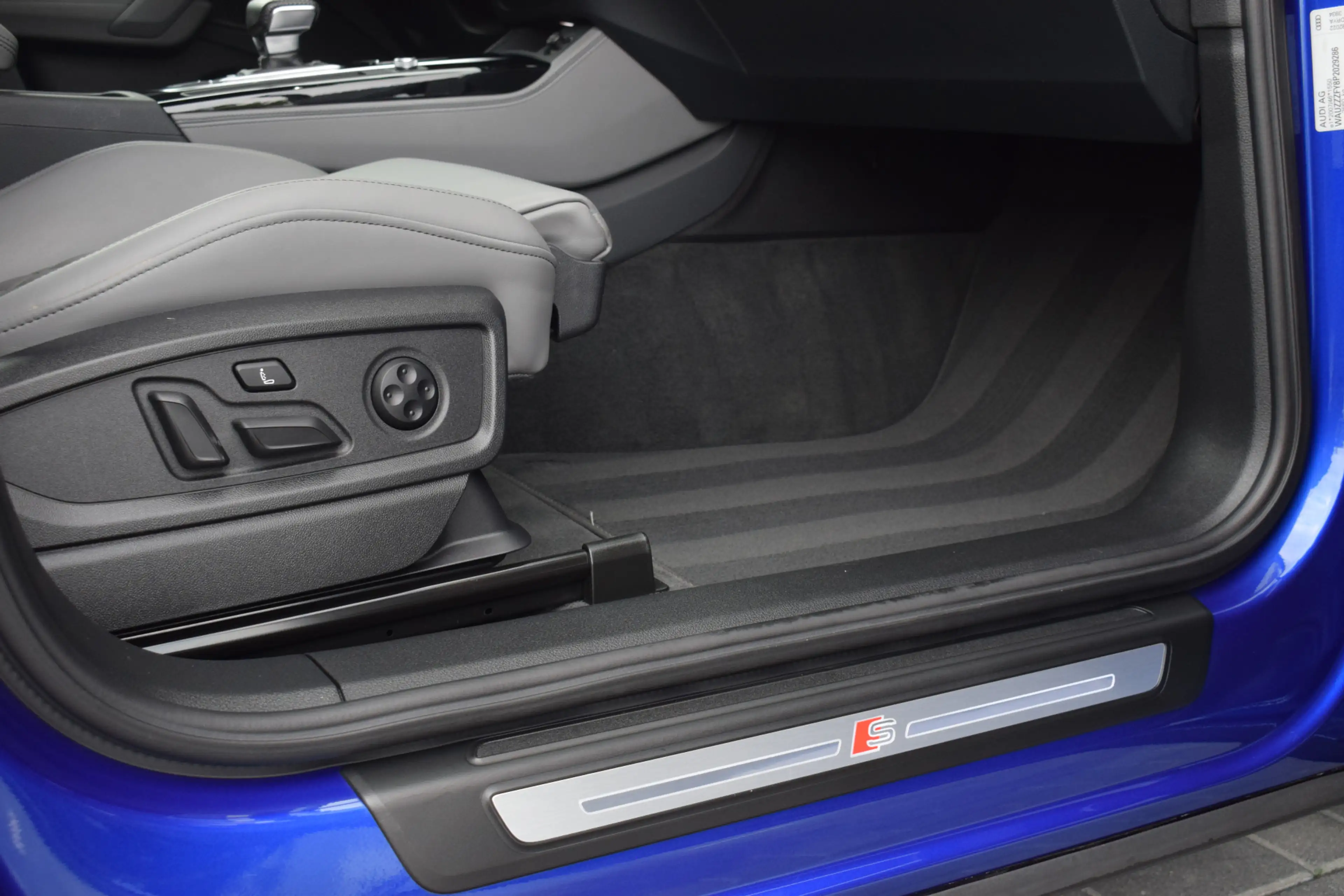 Audi Q5 55 TFSI e S-line | Luchtvering | Pano | RS stoelen — photo 35