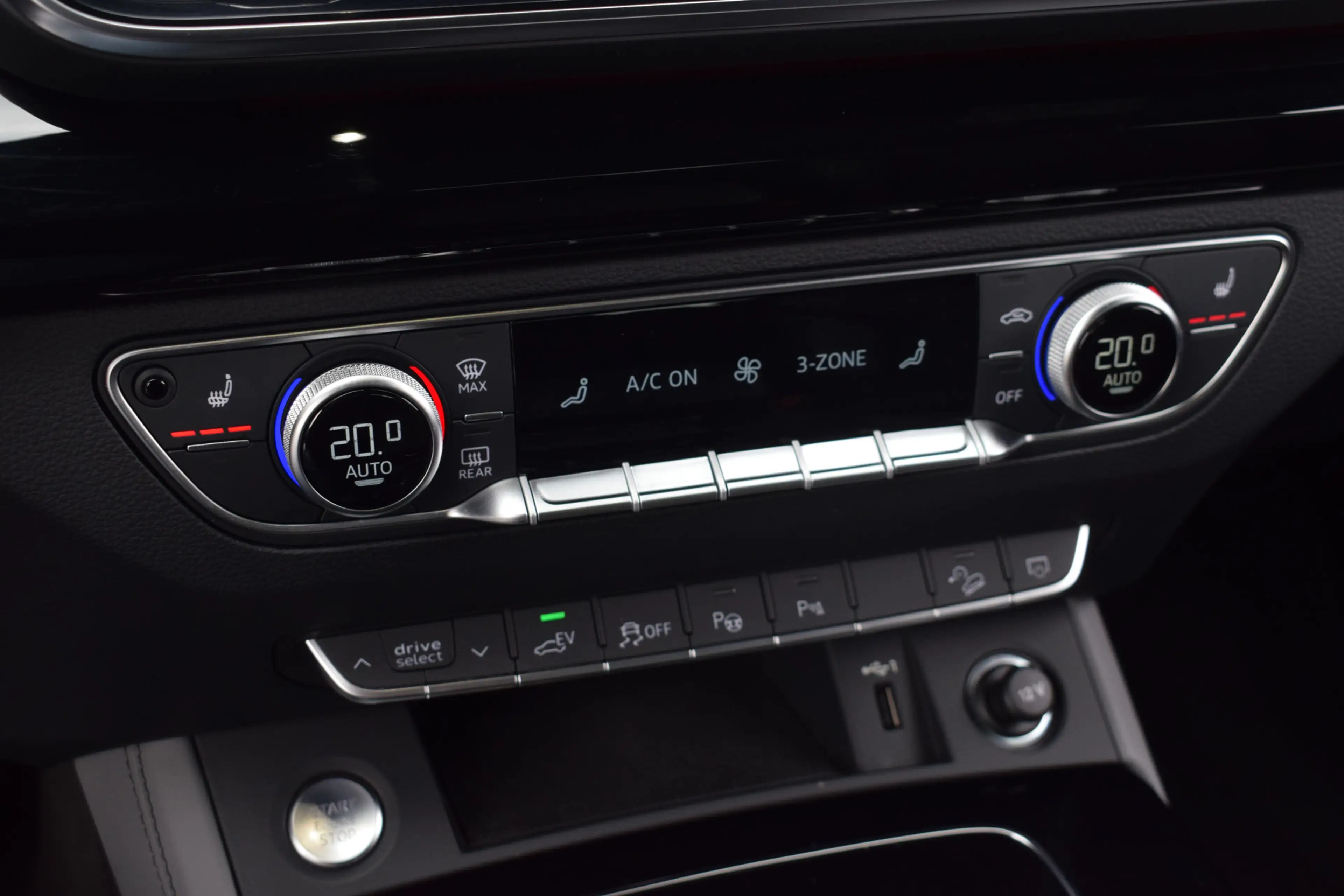 Audi Q5 55 TFSI e S-line | Luchtvering | Pano | RS stoelen — photo 42