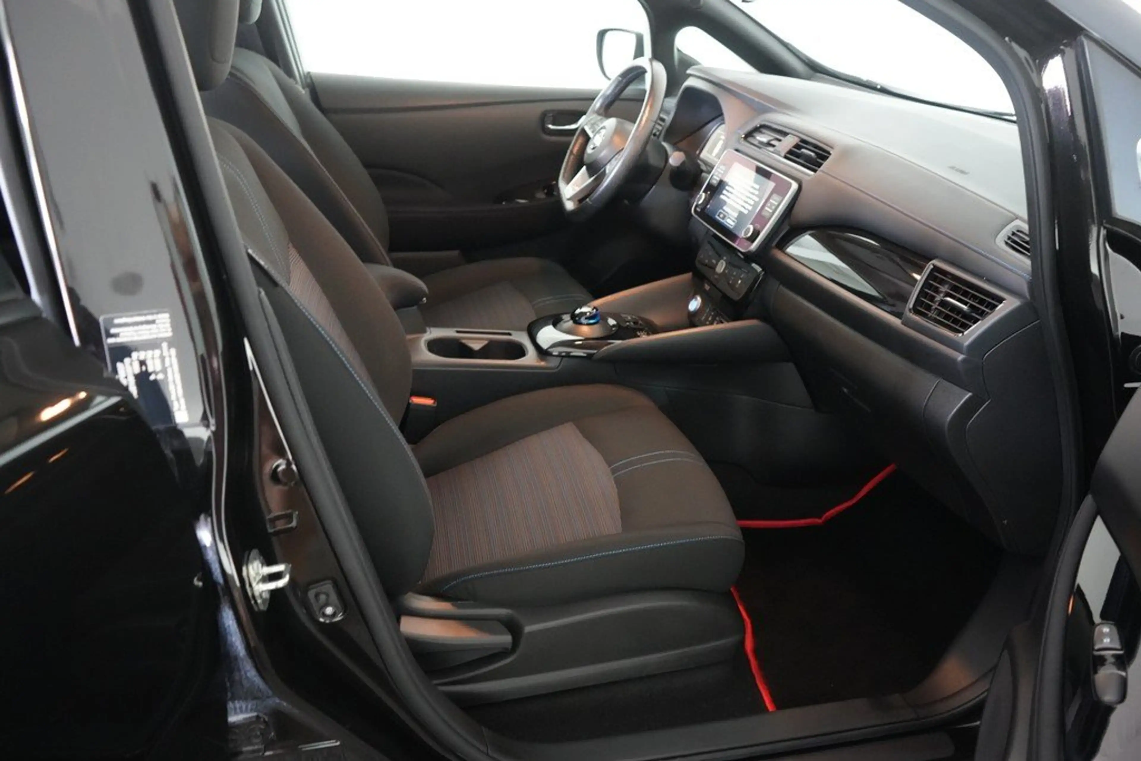 Nissan Leaf N-Connecta 40 kWh Navi ACC Einparkhilfe v+h — photo 9
