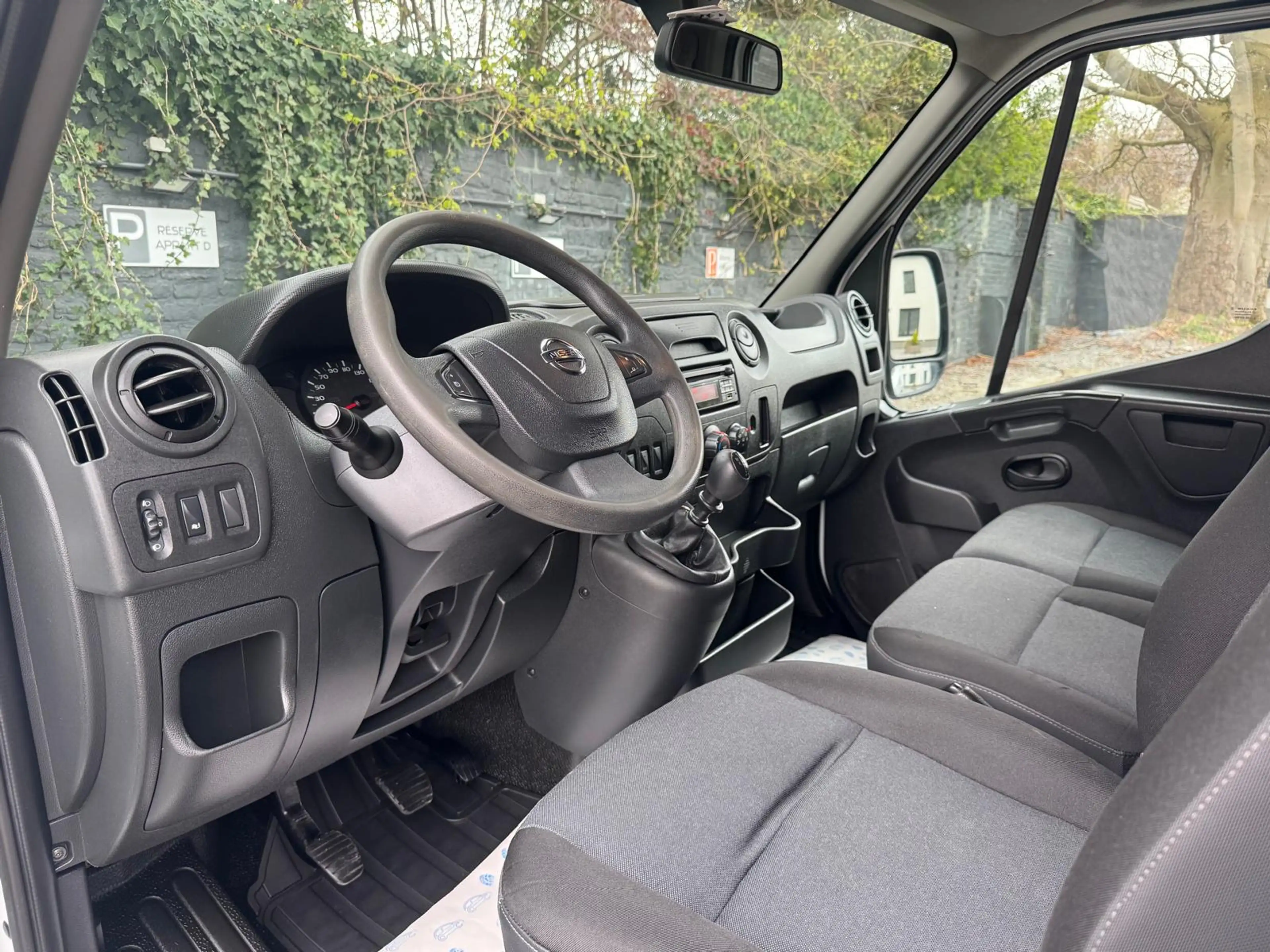 Nissan NV400 2.3 dCi L2H2*12.355€ HTVA*AIRCO*CAMERA*PARFAIT ETAT — photo 9