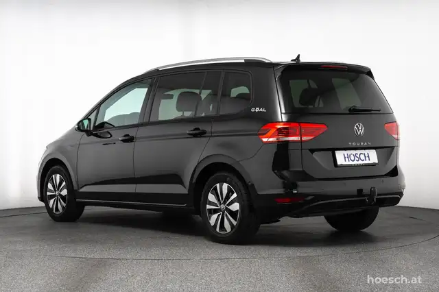 Volkswagen Touran view 4