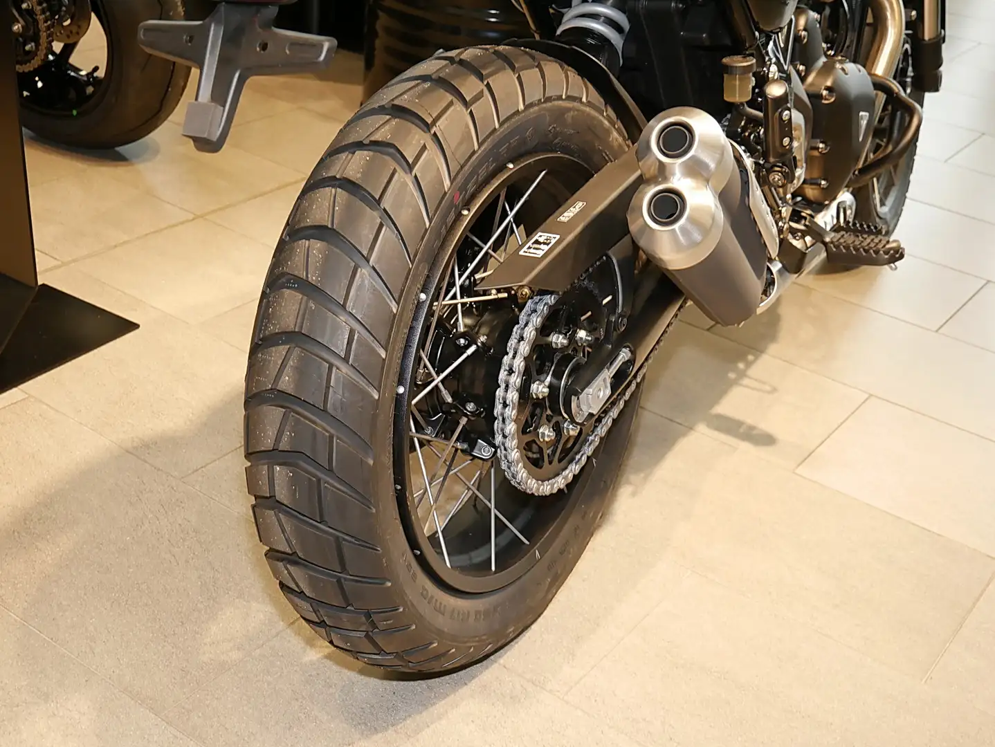 Triumph C, sofort verfügbar Blanc - 2