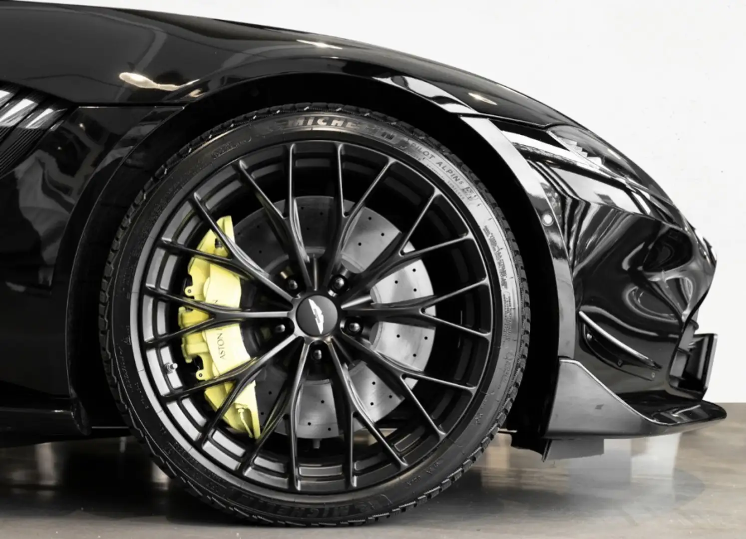 Aston Martin Vantage F1 Edition Black - 2