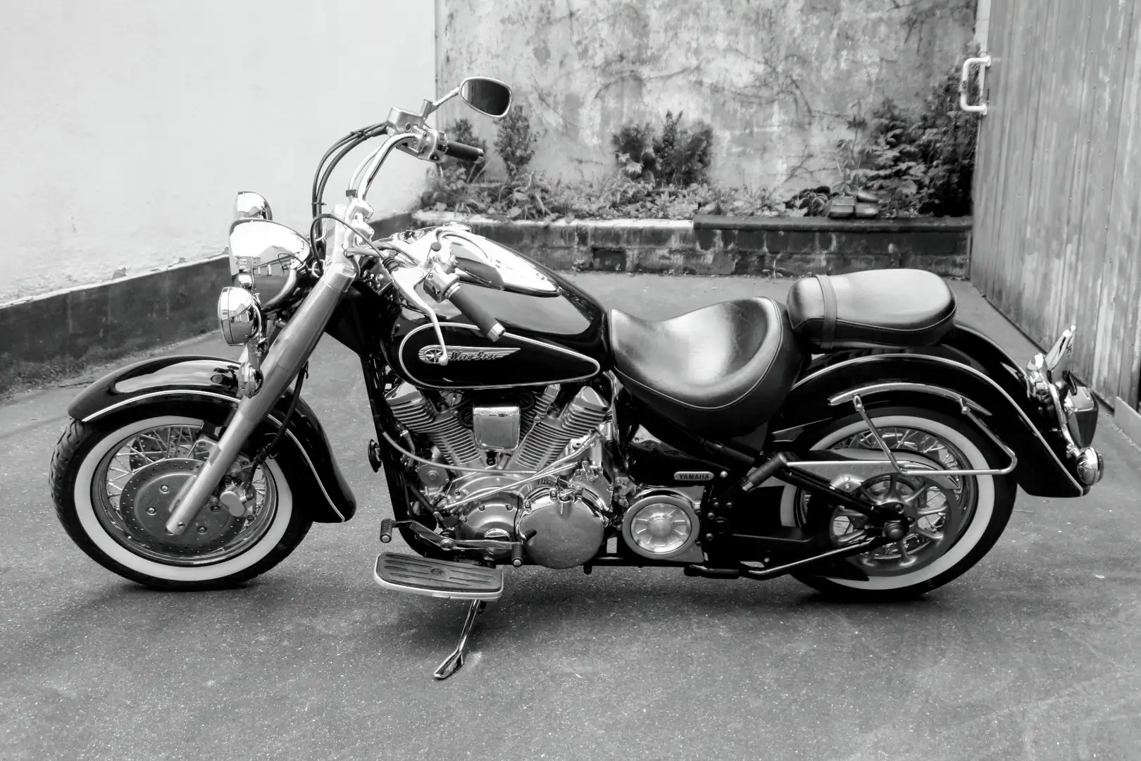 Yamaha XV 1600 Orginal 8.342 km, Bj.2004, Sonderpreis möglich Noir - 1