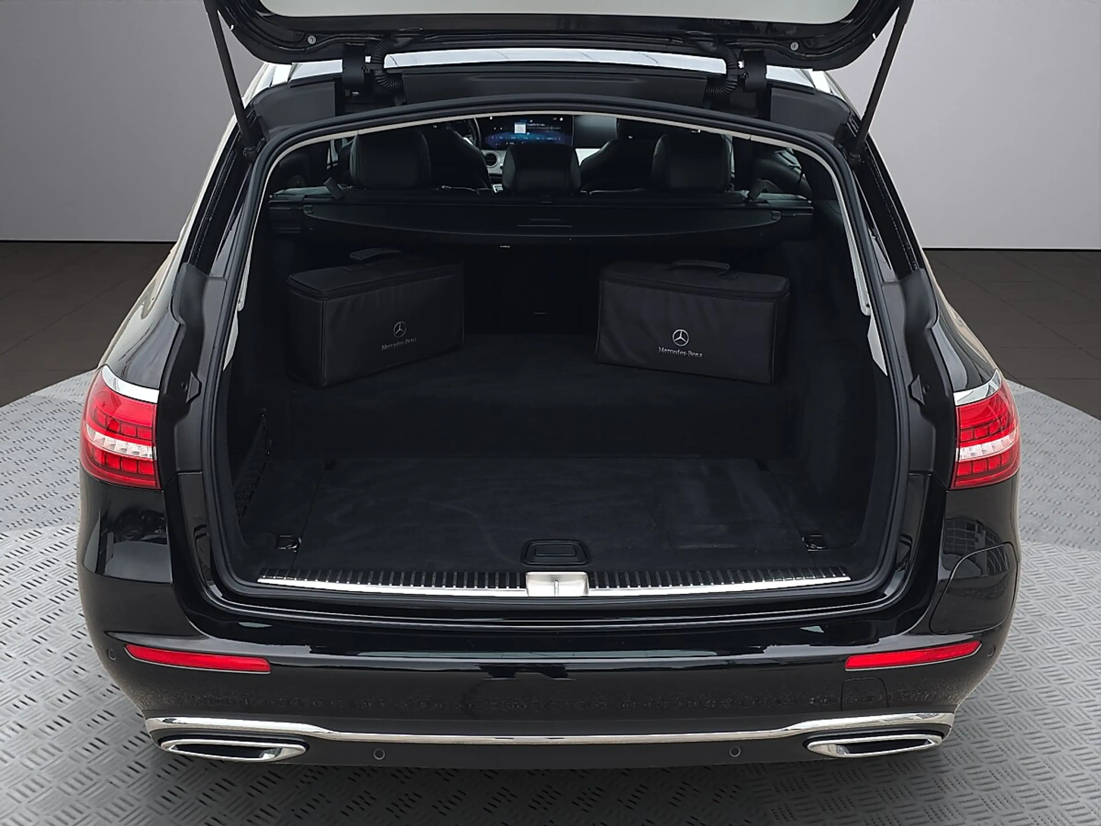 Mercedes-Benz E 300 de PEHV Avantgarde 4Matic *LEDER/SITZKLIMA/1.BE... — photo 10
