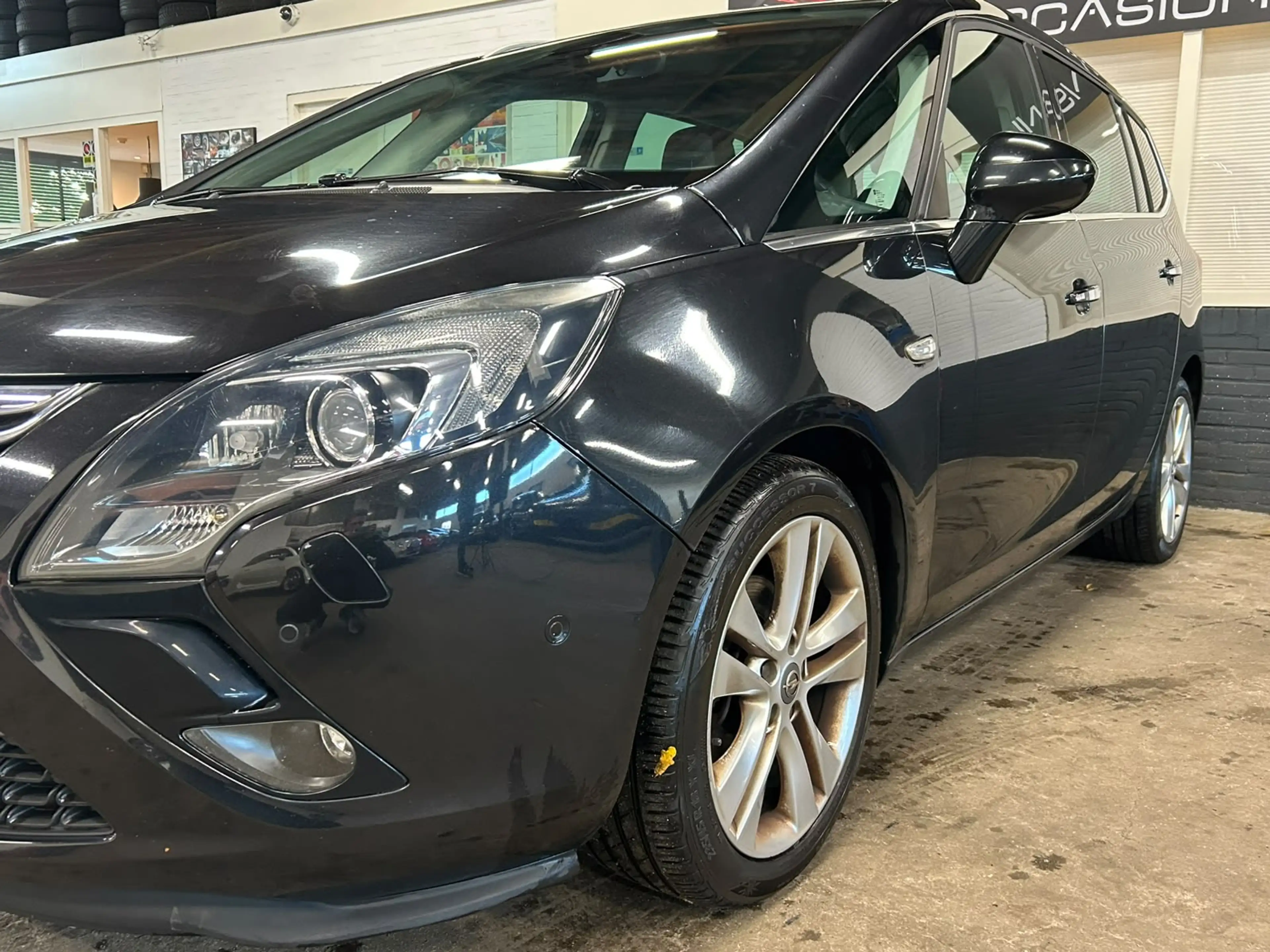 Opel Zafira Tourer 1.4 Cosmo — photo 21