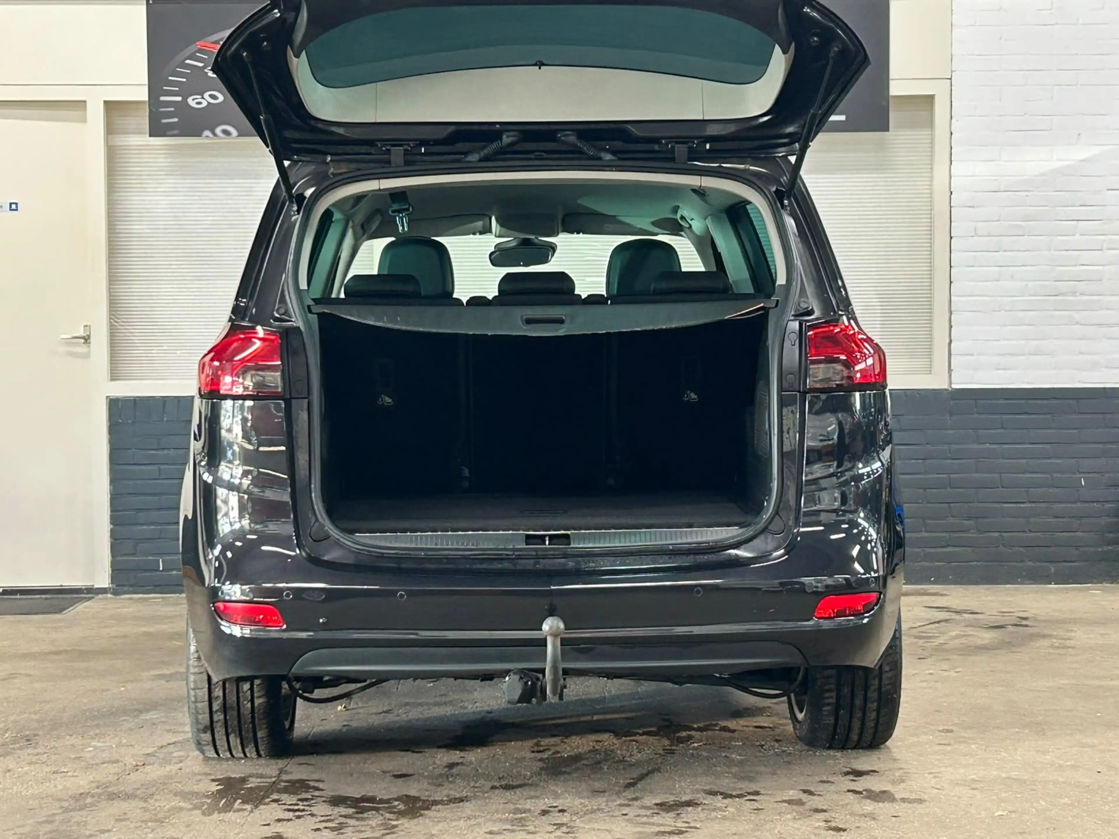 Opel Zafira Tourer 1.4 Cosmo — photo 23