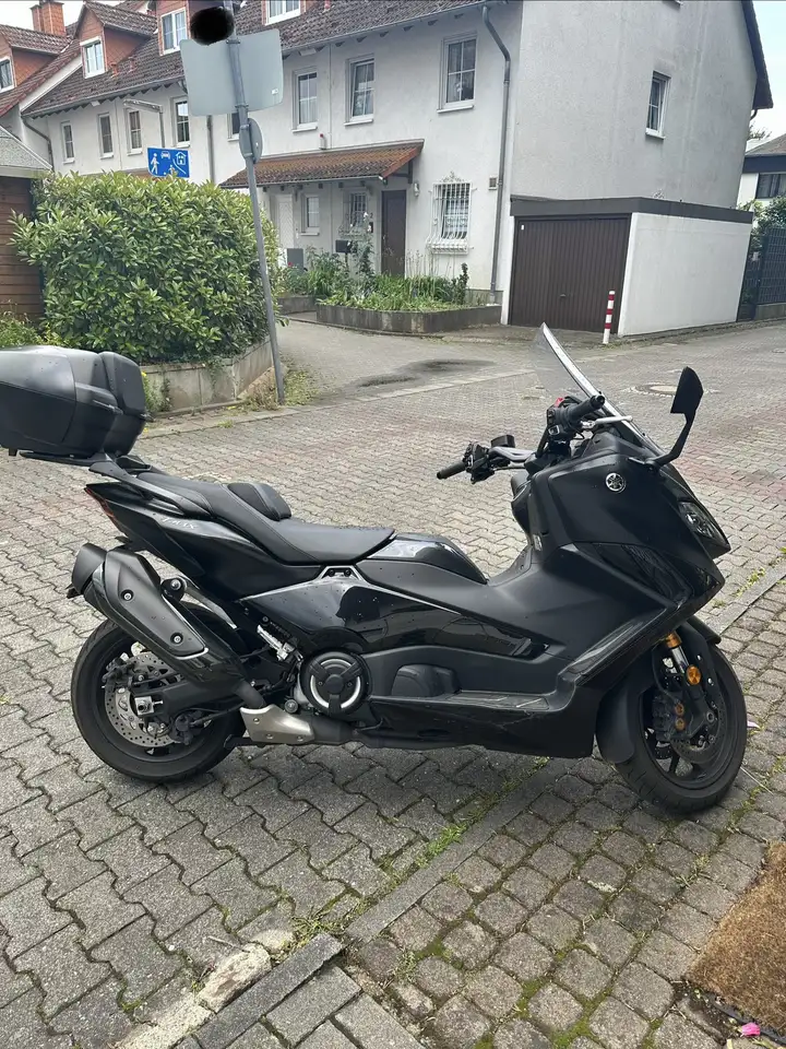 Yamaha Tmax 560