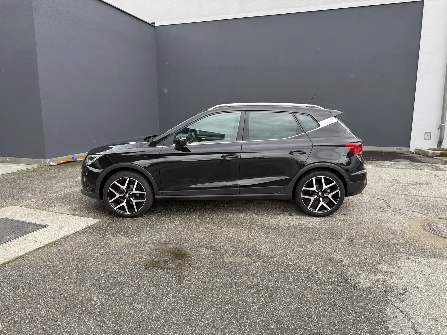 SEAT Arona SEAT Arona FR EcoTSI DSG Schwarz - 1