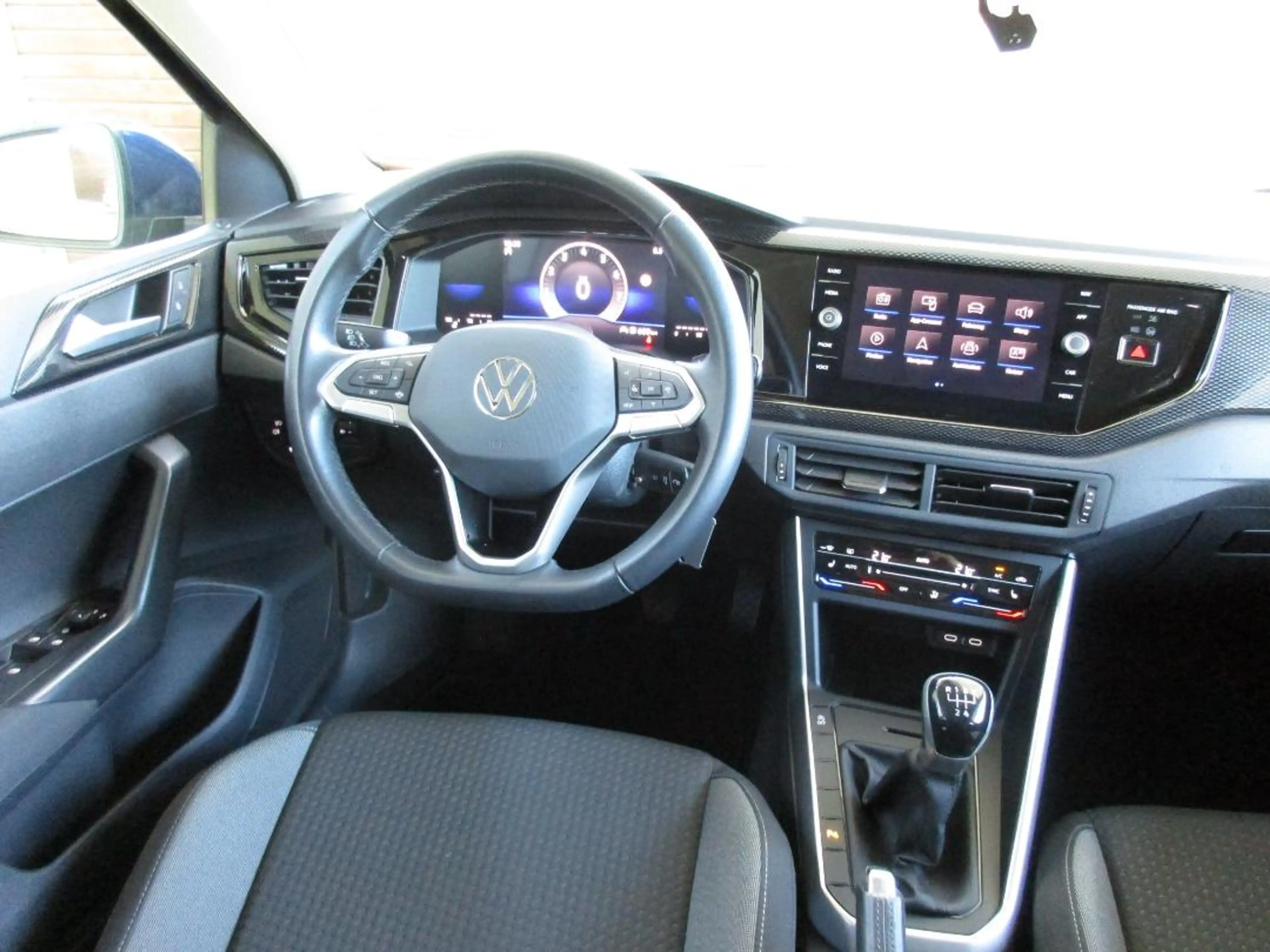 Volkswagen Polo Life TSI RearView,Navi, 3,99% Finanzierung — photo 8