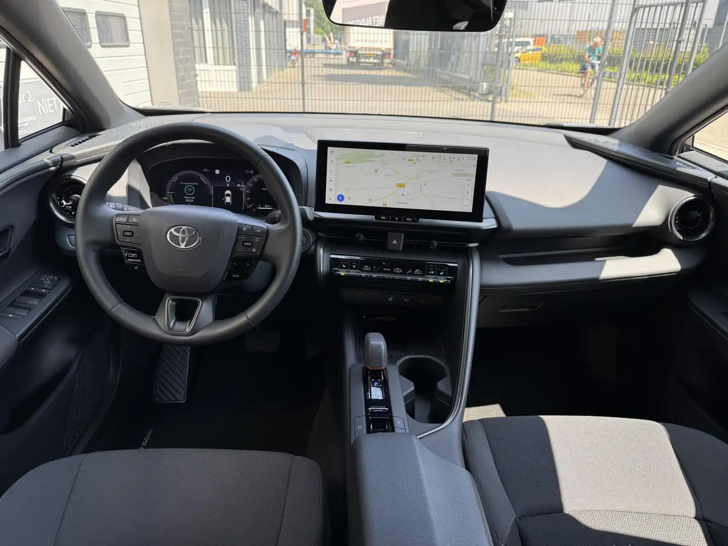 Toyota C-HR 1.8 Hybrid 140 Dynamic Grijs - 2