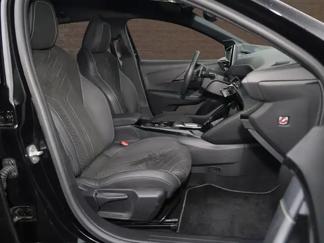 Peugeot 208 view 8