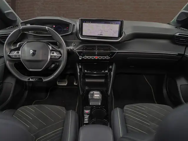 Peugeot 208 view 13