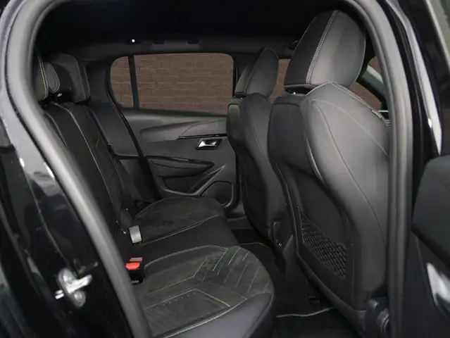 Peugeot 208 view 9