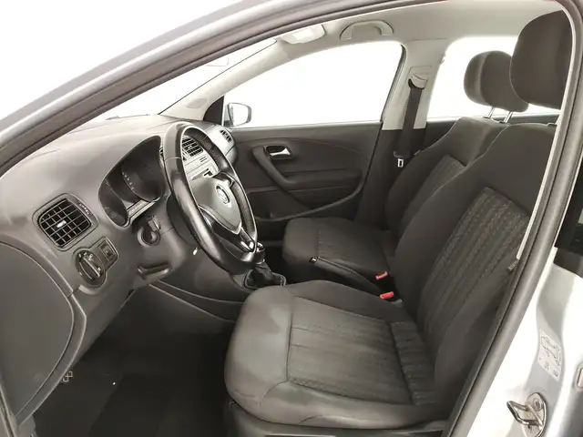 Volkswagen Polo view 8