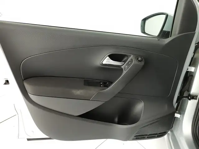 Volkswagen Polo view 13