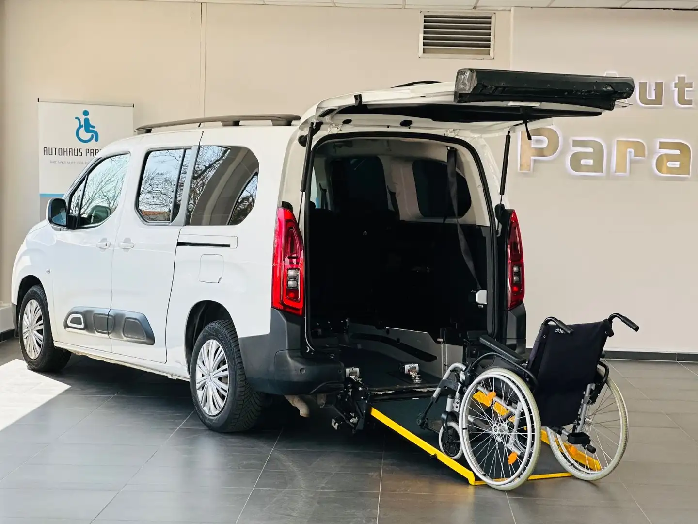 Citroen Berlingo Feel XL Behindertengerecht-Rampe Weiß - 1